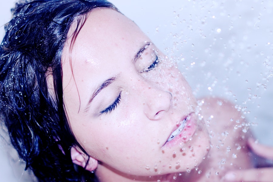 6 Ways to Keep Your Skin Hydrated and Healthy This Winter